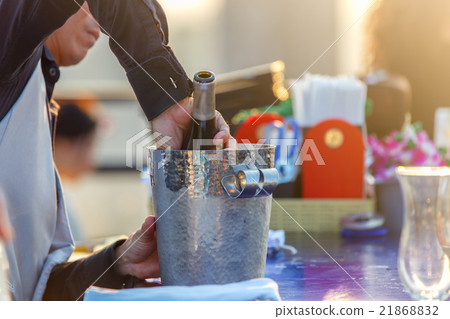 bartender counter in restaurant 21868832