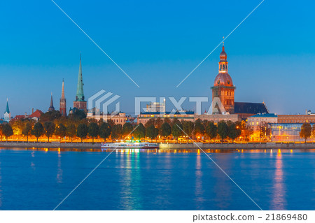 Old Town and River Daugava at night, Riga, Latvia Old Town and River Daugava at night, Riga, Latvia 21869480