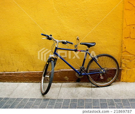 Bicycle at a wall Bicycle at a wall 21869787