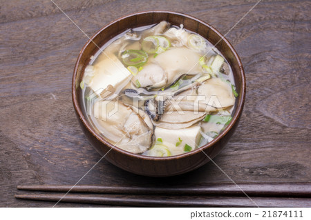 Oyster miso soup 21874111