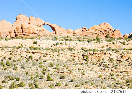 Skyline Arch, Arches National Park, Utah, USA Skyline Arch, Arches National Park, Utah, USA 21876311