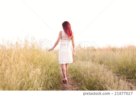 The slender figure girl running hot summer The slender figure girl running hot summer 21877027