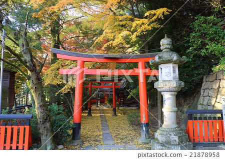 Yamazaki Seikaten Inari Shrine in Kyoto Autumn Yamazaki Seikaten Inari Shrine in Kyoto Autumn 21878958