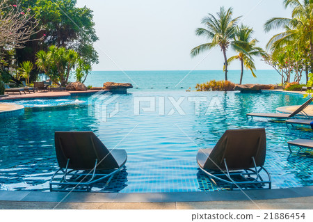 Swimming pool Swimming pool 21886454