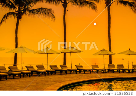 Swimming pool Swimming pool 21886538