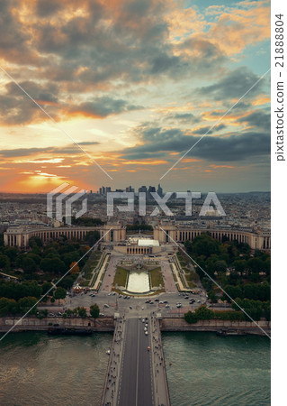 Paris Rooftop 21888804