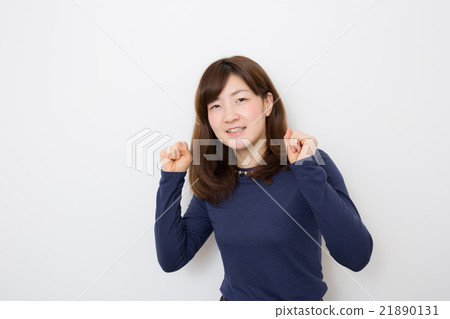Women in their 20s happy 21890131