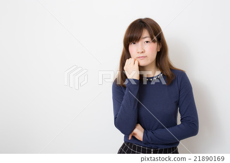 一個二十多歲的女人，身體狀況很差 21890169