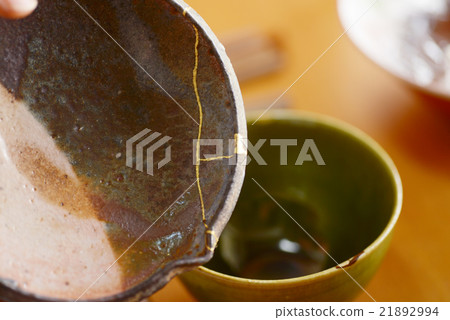 Gold repair gold splicer ceramics porcelain repair and repair culture arts traditional crafts history art art technique 21892994