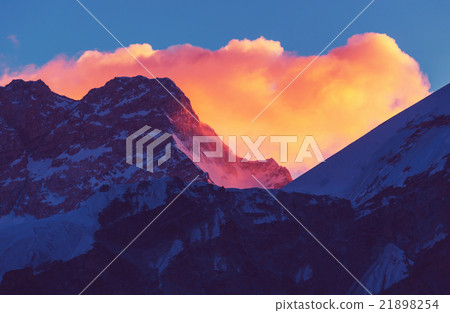 Kanchenjunga 21898254