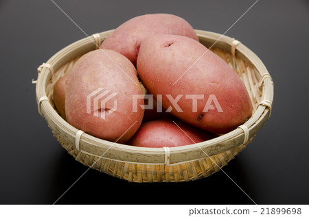 Red potatoes 21899698