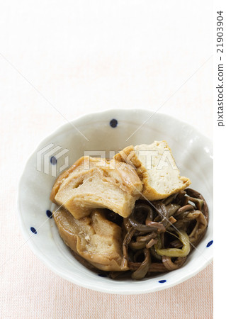Simmered dish of carp and spring wine 4 Simmered dish of carp and spring wine 4 21903904