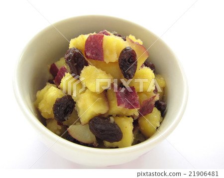 Delicious salad with sweet potatoes and raisins Delicious salad with sweet potatoes and raisins 21906481