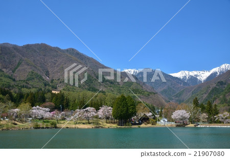 Komagai Pond and Mt. Komagatake 21907080
