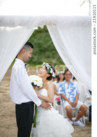 新娘和修飾海灘婚禮 新娘和修飾海灘婚禮 21910115