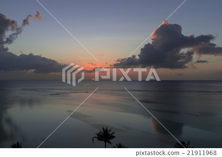 Sunset in Tumon Bay 21911968