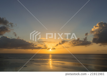 Sunset in Tumon Bay 21911981