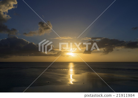 Sunset in Tumon Bay 21911984