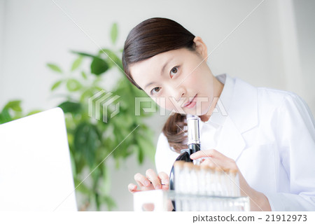 研究女性 研究女性 21912973