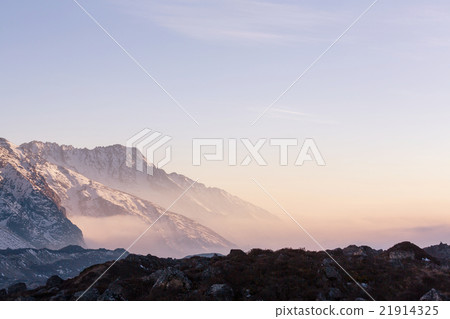 Kanchenjunga region Kanchenjunga region 21914325