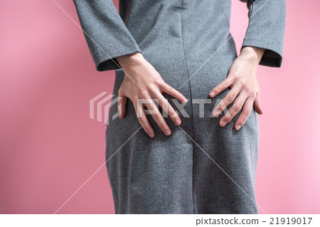 Women holding ass 21919017