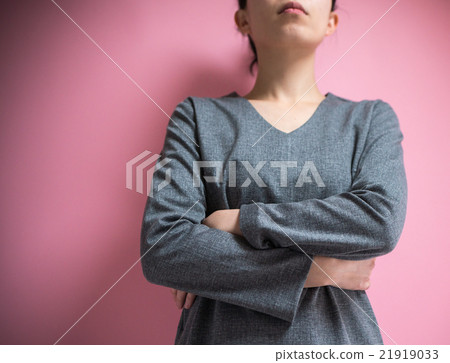 An angry woman An angry woman 21919033