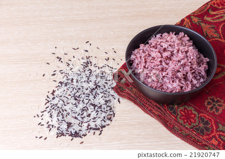 cooked jasmine rice mixed rice berry. cooked jasmine rice mixed rice berry. 21920747