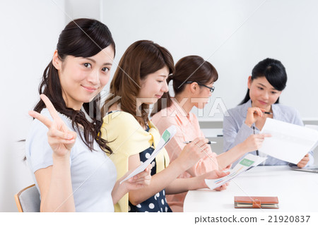 Business woman Business woman 21920837