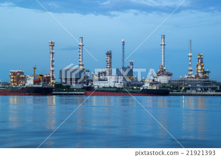 Oil refinery Oil refinery 21921393