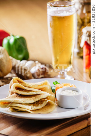 pancakes with salmon 21923856