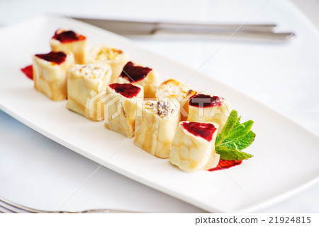 sweet rolls sweet rolls 21924815