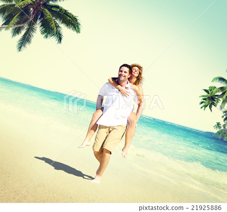 Honeymoon Couple Summer Beach Dating Concept Honeymoon Couple Summer Beach Dating Concept 21925886