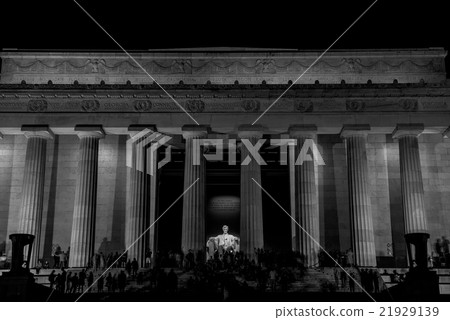 Lincoln Memorial in the evening Lincoln Memorial in the evening 21929139