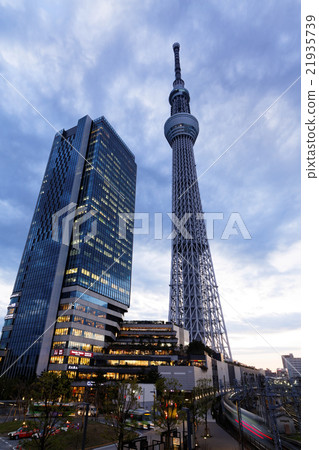 Tokyo sky tree at dusk and Sky Tree Town Tokyo sky tree at dusk and Sky Tree Town 21935739