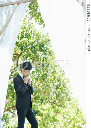Men walking in the garden Men walking in the garden 21936386