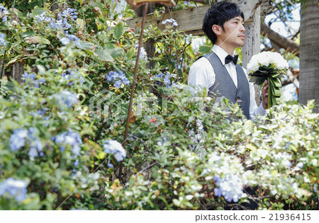 Groom portrait Groom portrait 21936415