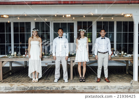 男人和女人準備派對 21936425