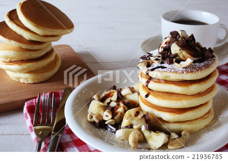 Chocolate bananapan cake 21936785