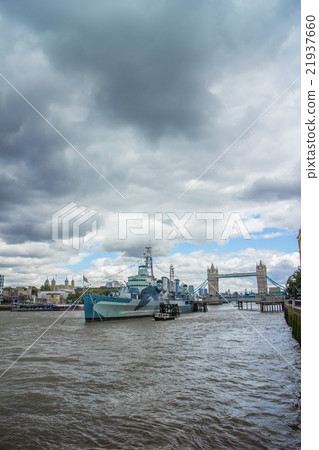 貝爾法斯特和塔橋 貝爾法斯特和塔橋 21937660