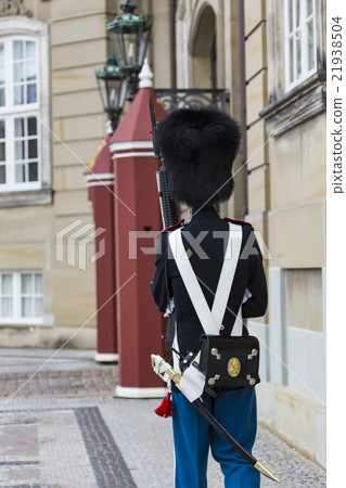Royal Guard Amalienborg Castle in Copenhagen,Denma Royal Guard Amalienborg Castle in Copenhagen,Denma 21938504