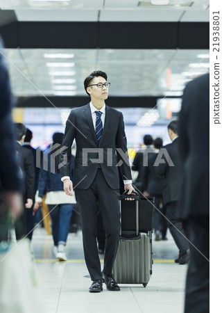 A young businessman 21938801