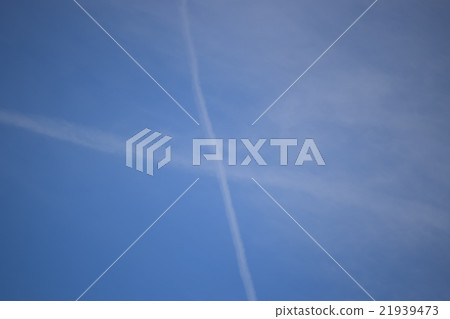 The cross of sky and clouds 2016.4-8 21939473