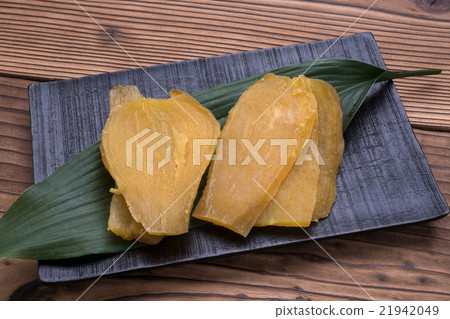 Dried potato  21942049