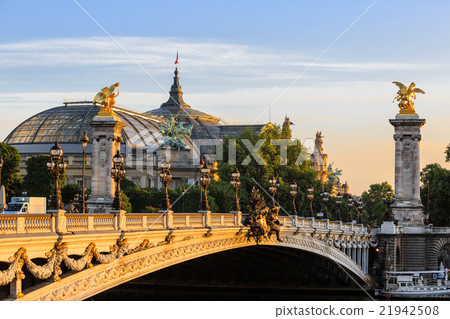 Alexander III bridge at dawn in Paris Alexander III bridge at dawn in Paris 21942508