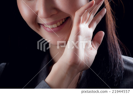 Business woman to tell a secret story 21944557