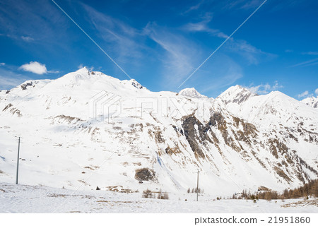 Majestic mountain peaks in the Alps 21951860
