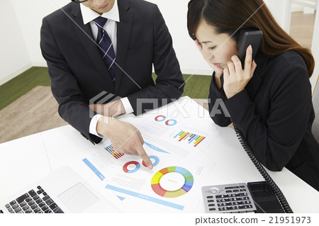 Business meeting young man and woman 21951973