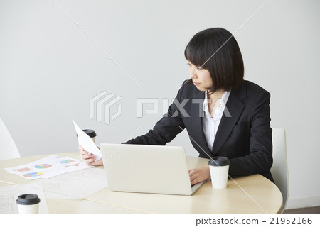 Business meeting scene Business meeting scene 21952166