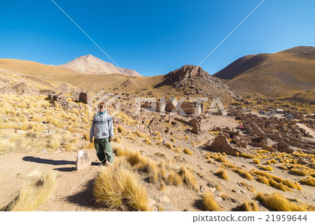 Roadtrip on the Andean highlands, Southern Bolivia Roadtrip on the Andean highlands, Southern Bolivia 21959644