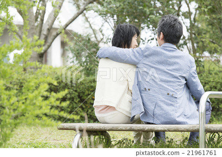A couple doing a date 21961761